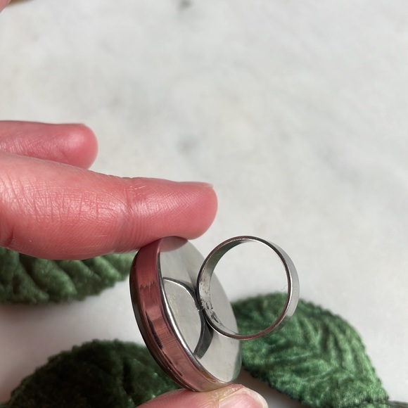 Vintage | Art Nouveau Cabochon Portrait Ring | 6/7 - Picture 8 of 9